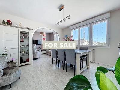 Detached House with Landscaped Garden in Coastal Resort