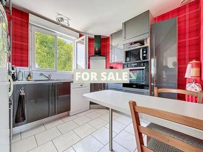 Detached House with Landscaped Garden in Coastal Resort
