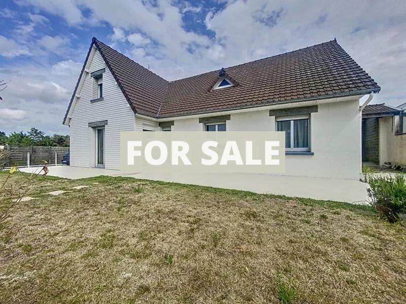 Main Photo of a 3 bedroom  House for sale