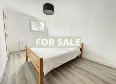 Detached House with Garden by the Coast