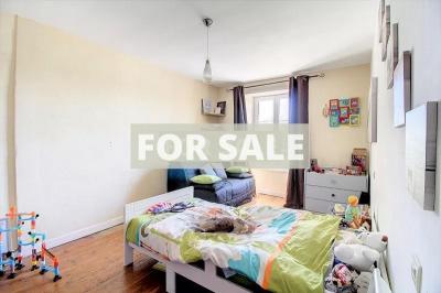 Detached House with Garden by the Coast