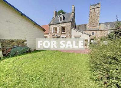 Detached House with Garden by the Coast