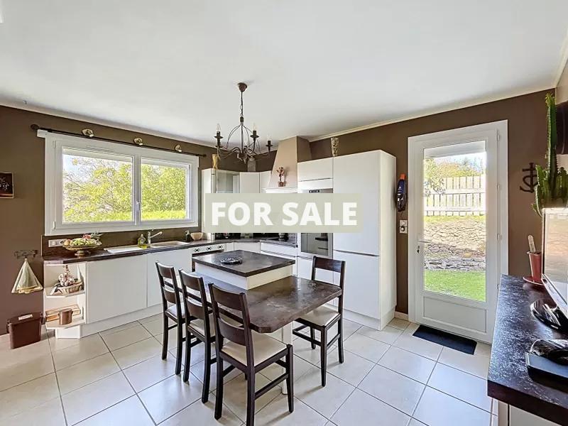 Beautiful Detached House in the Lovely Garden