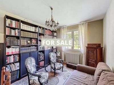 Beautiful Detached House in the Lovely Garden