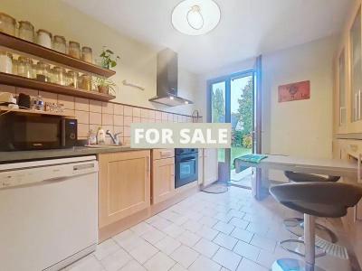 Detached House with Garden by the Coast