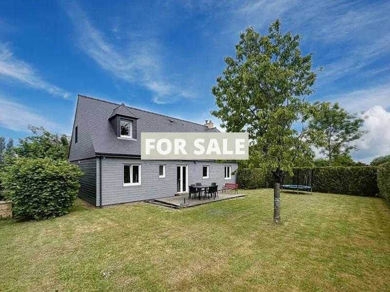 Detached House with Garden