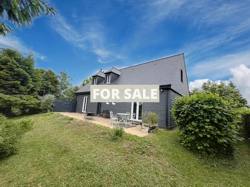 Detached House with Garden