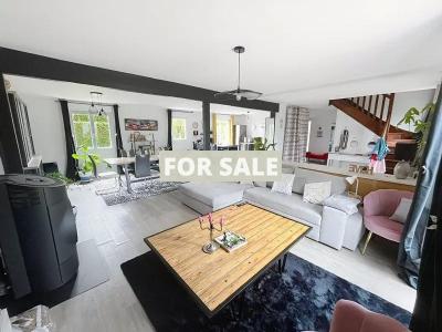 Detached House with Garden