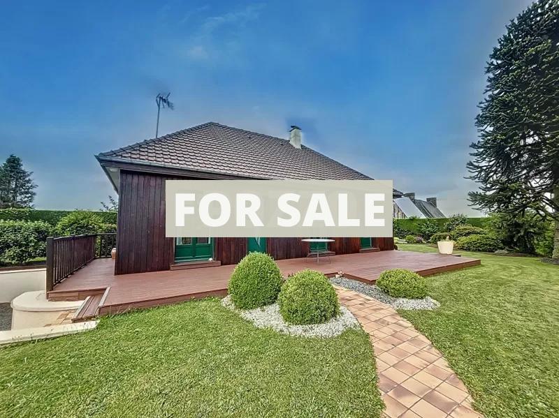 Main Photo of a 3 bedroom  House for sale