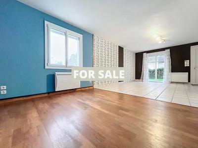 Detached House with Garden