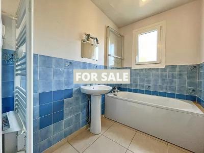 Detached House with Garden