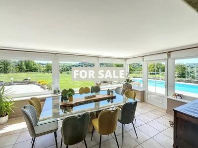 Stunning Property in 2.7 Hectares by Lake Dathee