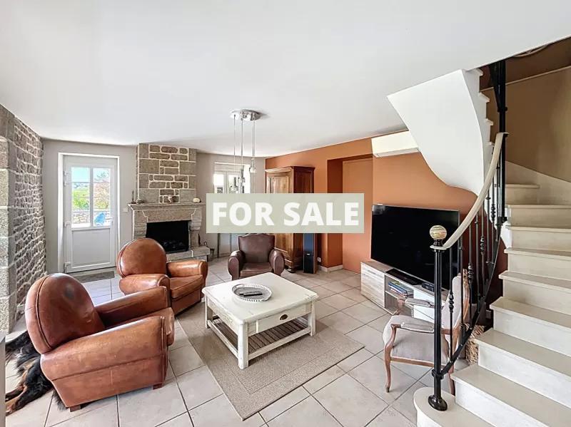 Stunning Property in 2.7 Hectares by Lake Dathee