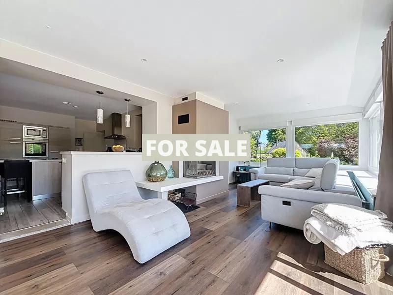 Stunning Property in 2.7 Hectares by Lake Dathee
