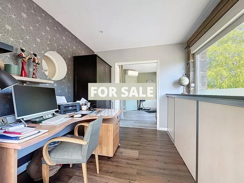 Stunning Property in 2.7 Hectares by Lake Dathee