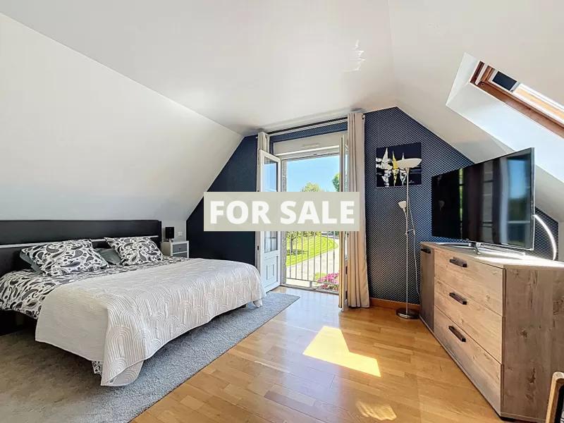 Stunning Property in 2.7 Hectares by Lake Dathee