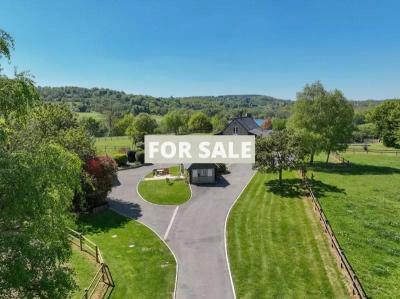 Stunning Property in 2.7 Hectares by Lake Dathee