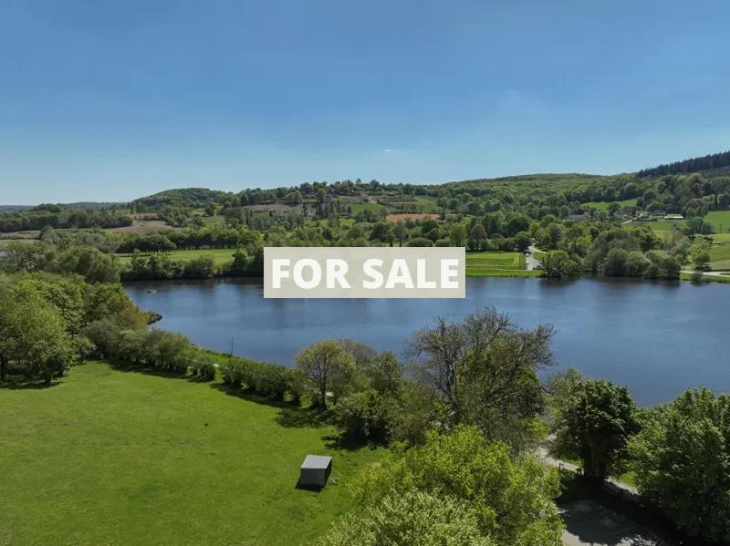 Stunning Property in 2.7 Hectares by Lake Dathee