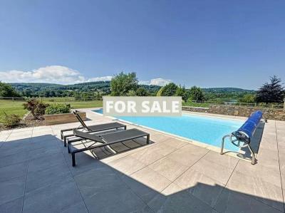 Stunning Property in 2.7 Hectares by Lake Dathee