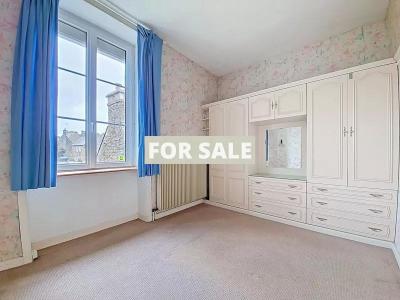 Manor House Style Property with Mature Garden