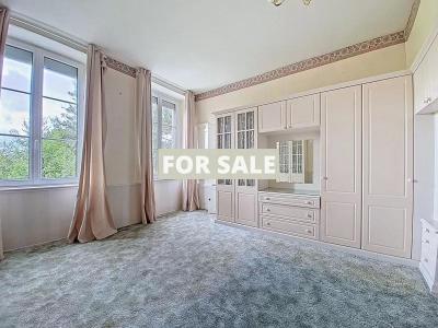Manor House Style Property with Mature Garden