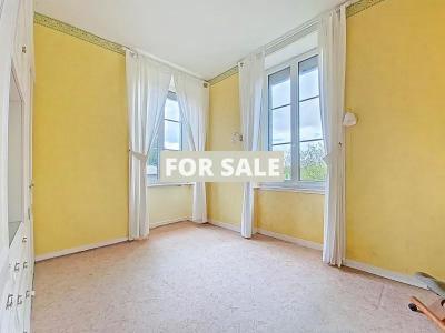 Manor House Style Property with Mature Garden