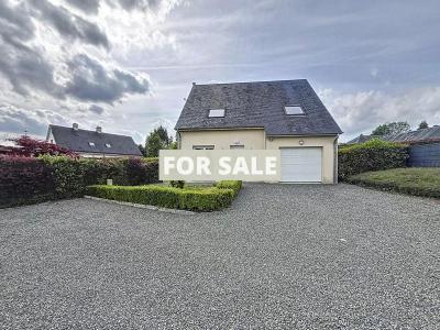 Modern Detached House with Garden