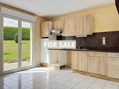 Modern Detached House with Garden