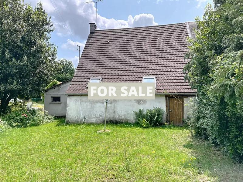 Traditional House with Garden in the Countryside