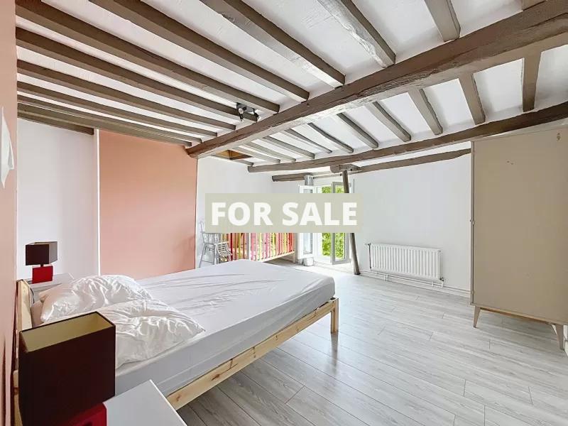 Traditional House with Garden in the Countryside