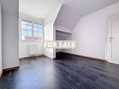 Detached House with Landscaped Garden