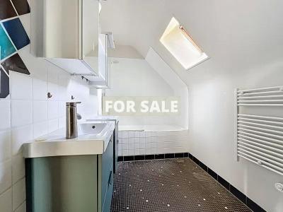 Detached House with Landscaped Garden