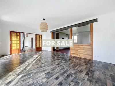 Detached House with Landscaped Garden