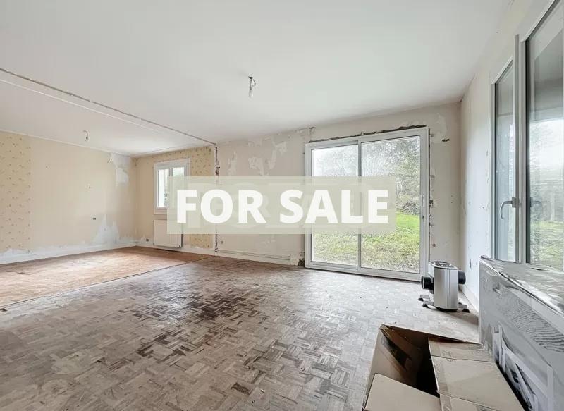 Detached House with Garden