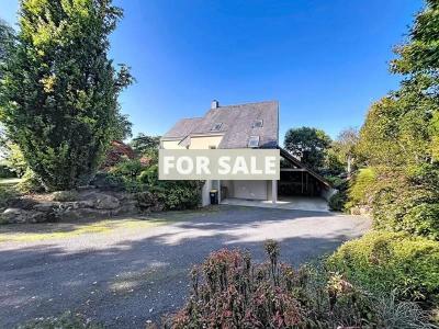 Detached House with Lovely Garden and Open View