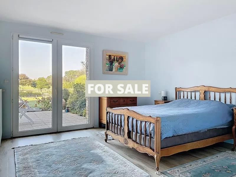 Detached House with Lovely Garden and Open View