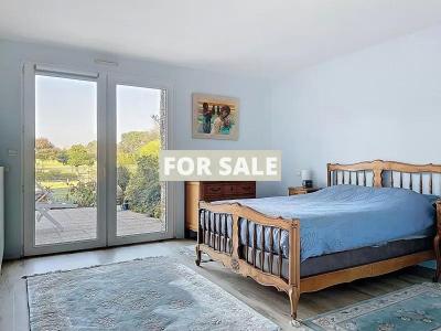 Detached House with Lovely Garden and Open View