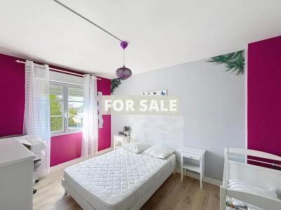 Delightful Cottage Style Property in Popular Village