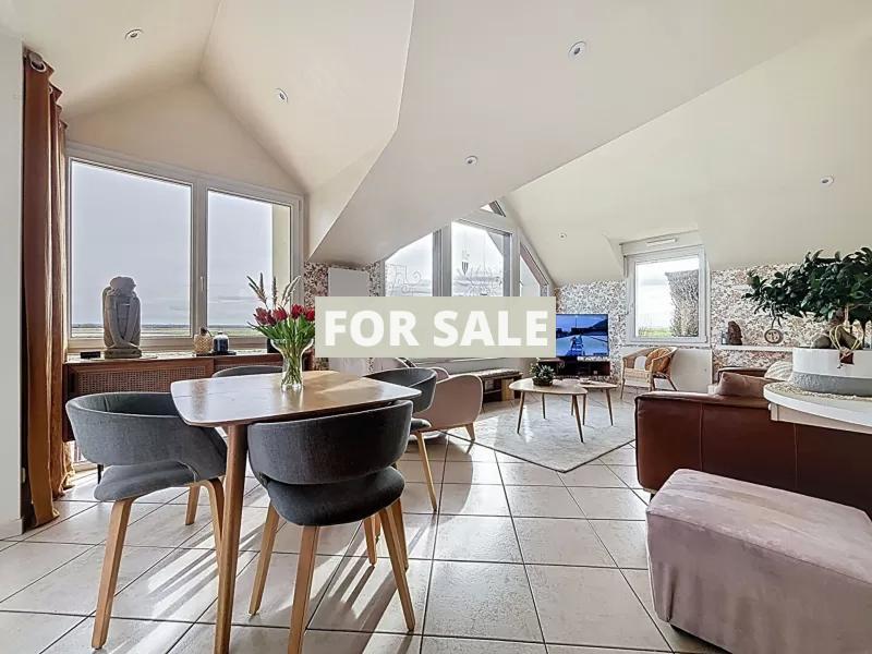 Stunning Detached House with Sea Views