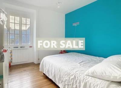 Well Appointed Traditional House with Garden