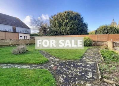 Well Appointed Traditional House with Garden