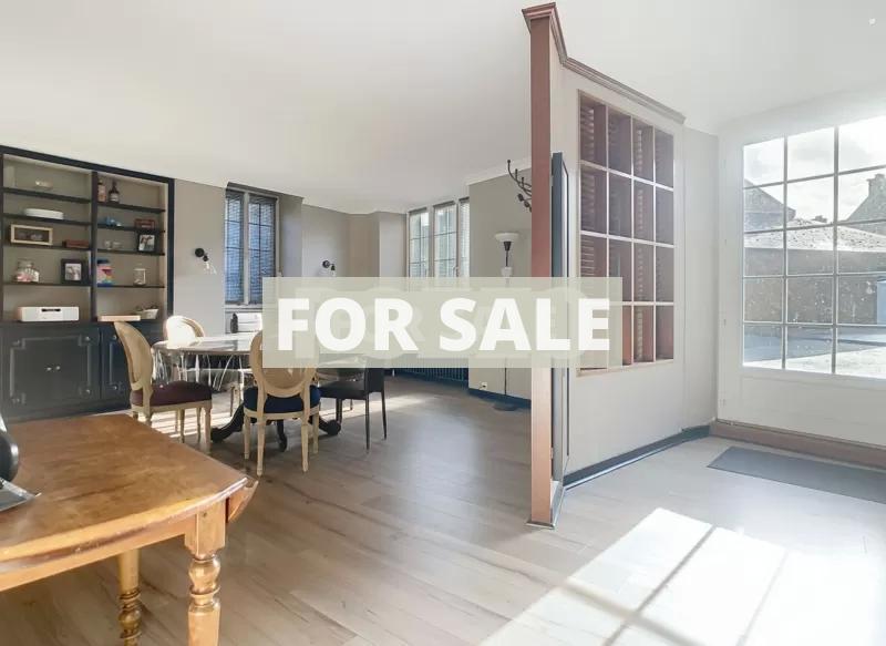 Well Appointed Traditional House with Garden