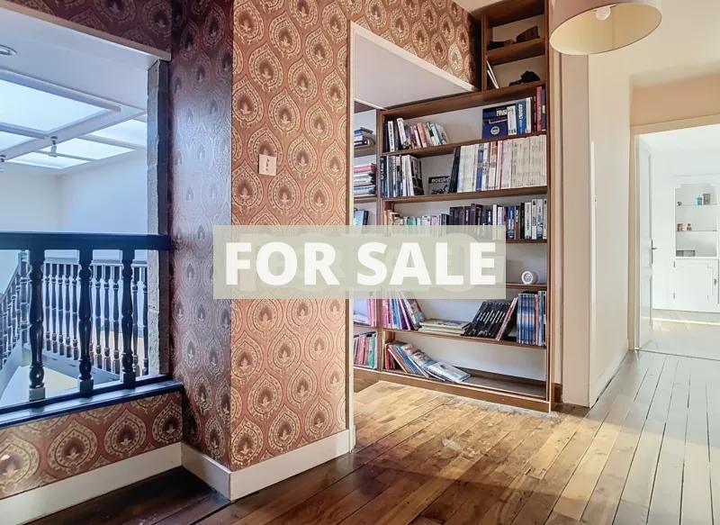 Well Appointed Traditional House with Garden