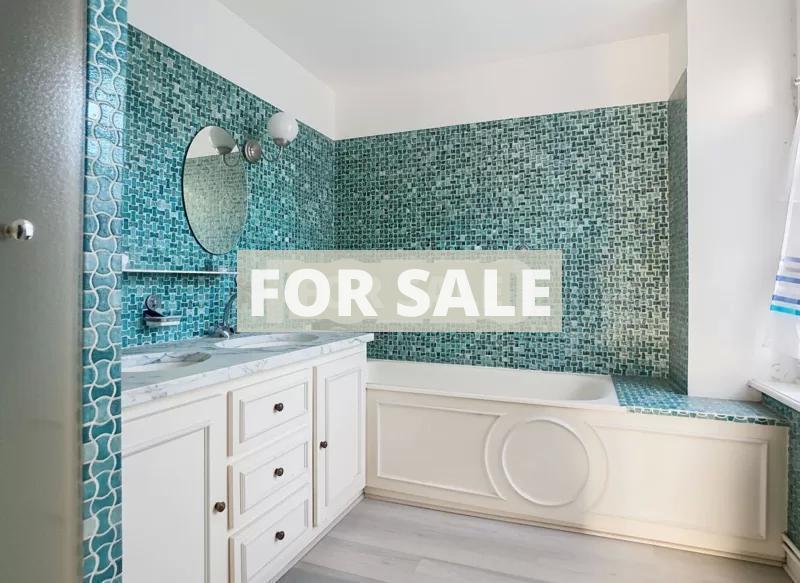 Well Appointed Traditional House with Garden