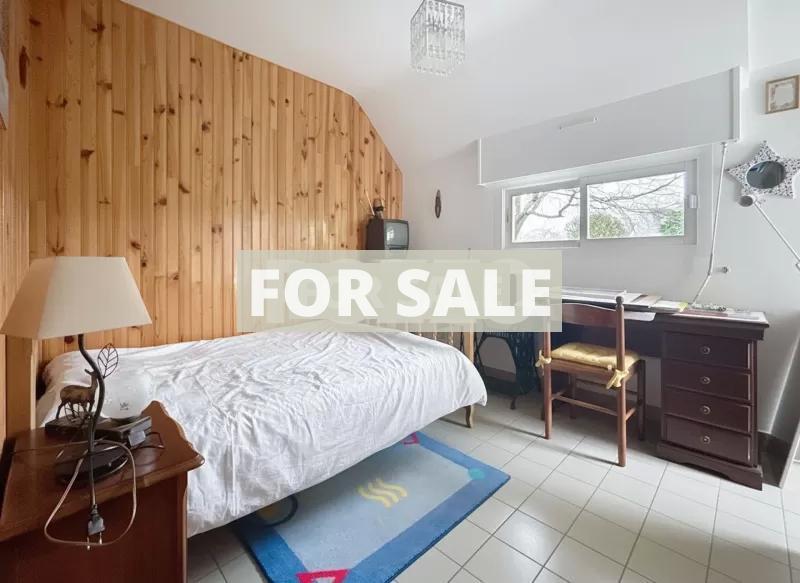 Detached House with Landscaped Garden