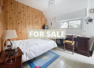 Detached House with Landscaped Garden