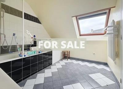 Detached House with Landscaped Garden