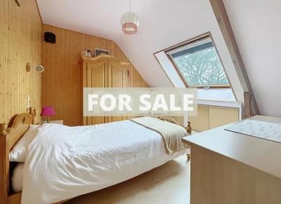 Detached House with Landscaped Garden