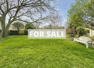 Detached House with Landscaped Garden
