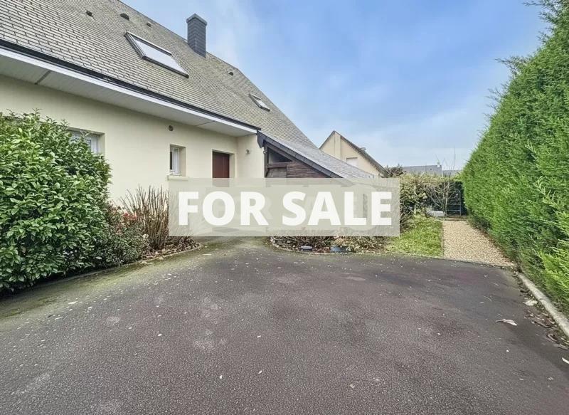 Detached House with Landscaped Garden